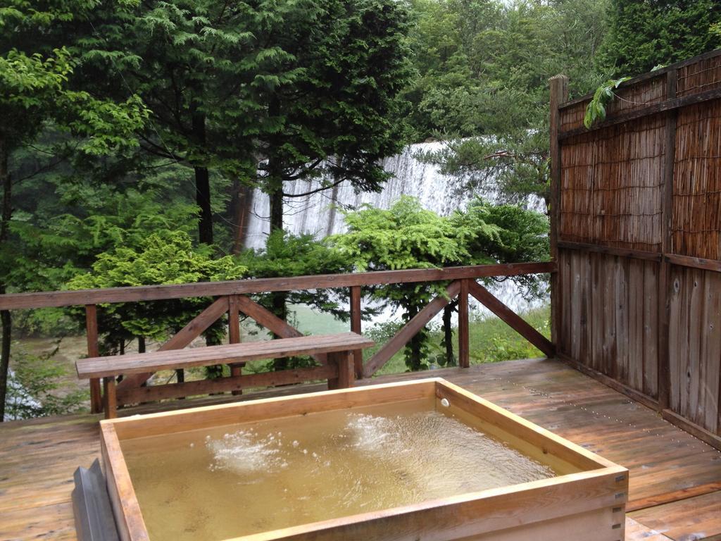 נגיסו Takimi Onsen Inn That Only Accepts One Group Per Day מראה חיצוני תמונה